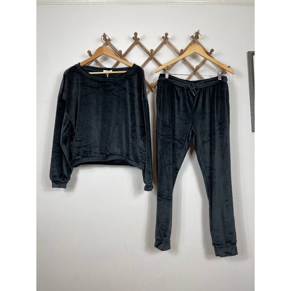 Z Supply Velour Set Size In Black, Size L - Picture 2 of 14